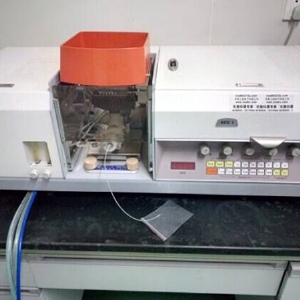 實(shí)驗(yàn)室設(shè)備